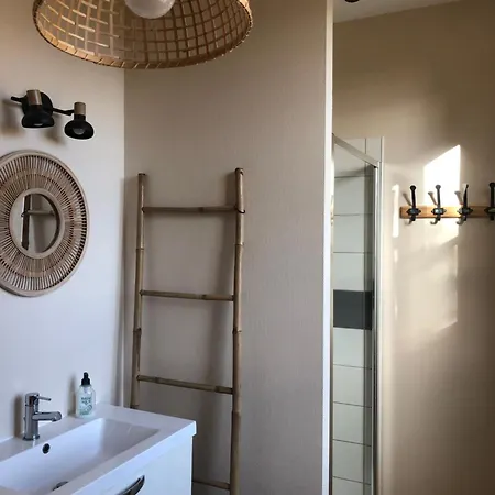 Dort Bed & Breakfast 3*